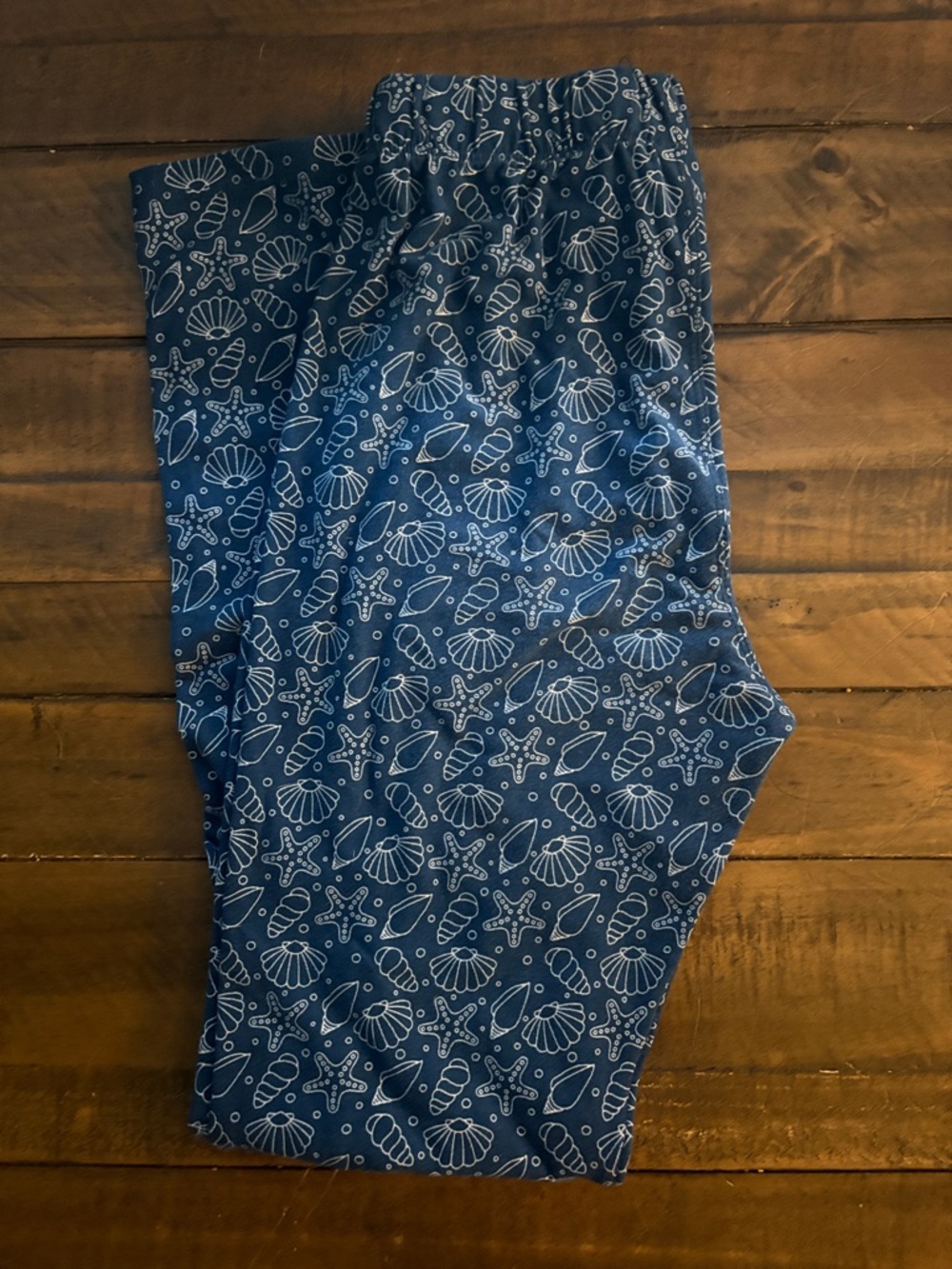 Blue Seashell Print Leggings